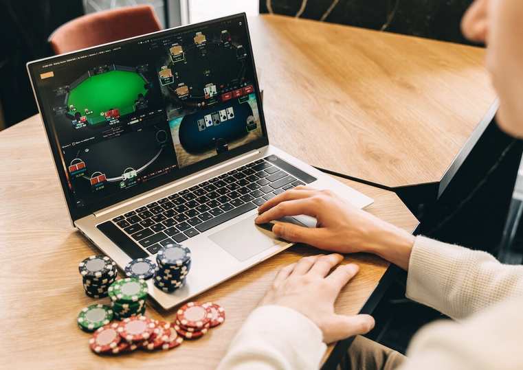 Getting to Play in Poker Tournaments Online
